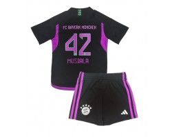 Bayern Munich Jamal Musiala #42 Vieras Pelipaita Lasten 2023-24 Lyhyet Hihat (+ Lyhyet housut)